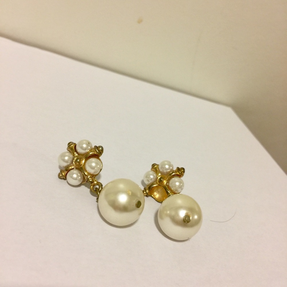 PEARL EARRINGS